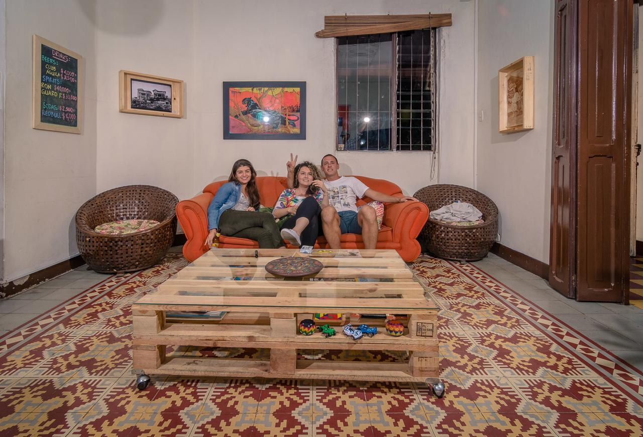Raiz Hostel Медельин Экстерьер фото
